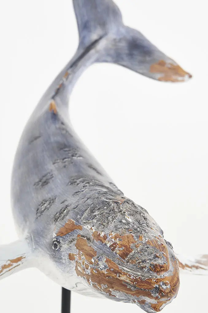 Ballena en resina con base de metal, Azul y blanca Batela Deco 2024