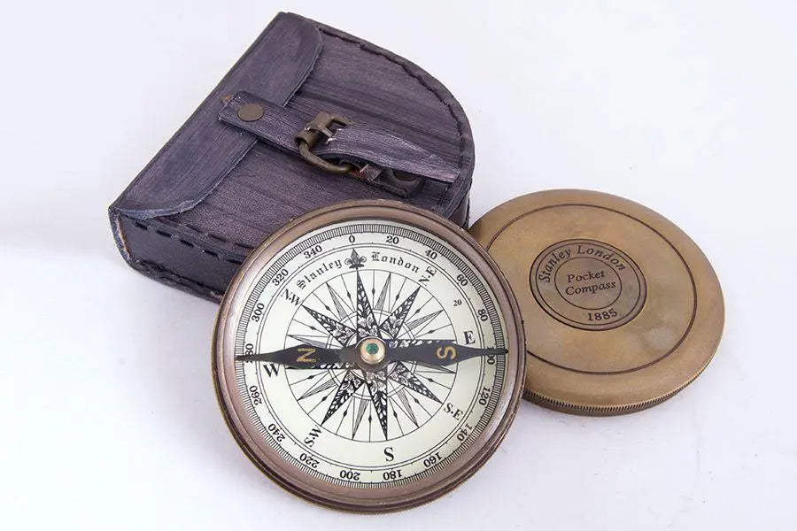 Brújula en estuche de cuero - D741 Decoración Náutica Batela