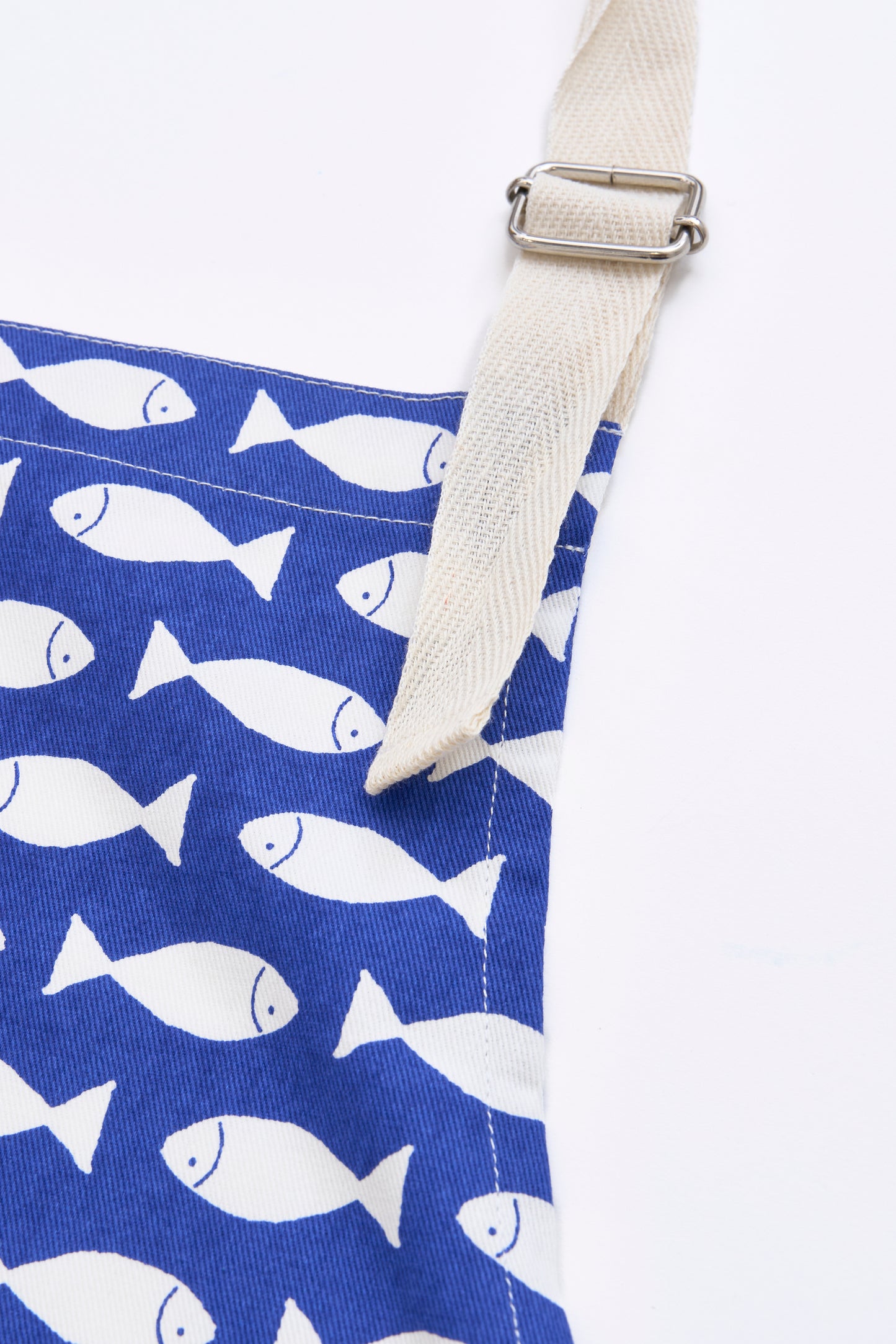Delantal de algodón con peces