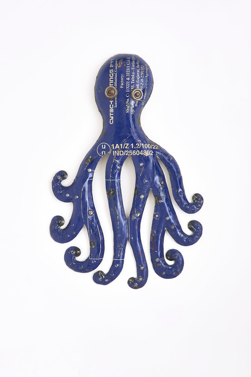 Pulpo decorativo de metal reciclado
