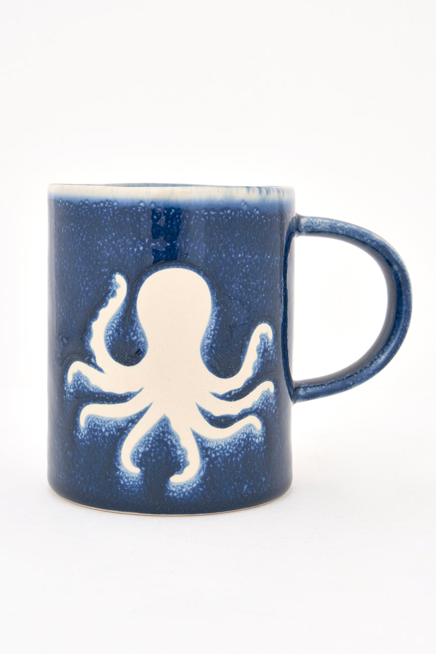 Taza de gres pulpo marino con pulpo