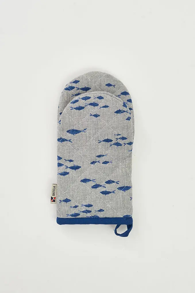 Guante y agarradera de cocina con banco de peces