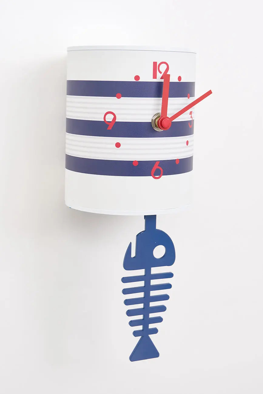 Pequeño reloj bote de conservas a rayas