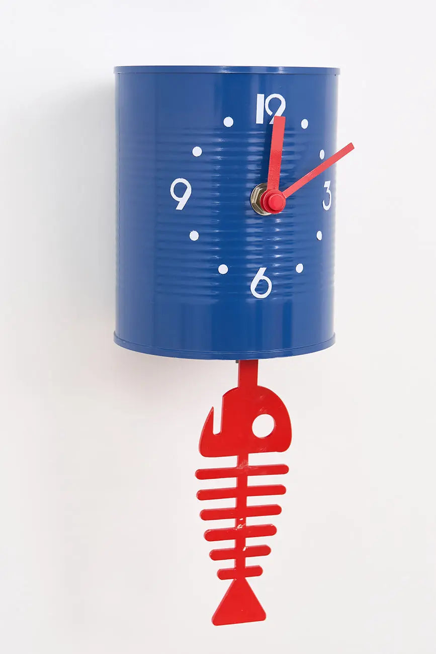 Pequeño reloj bote de conservas