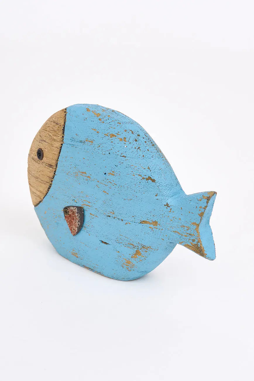 Pez de madera pintado en turquesa