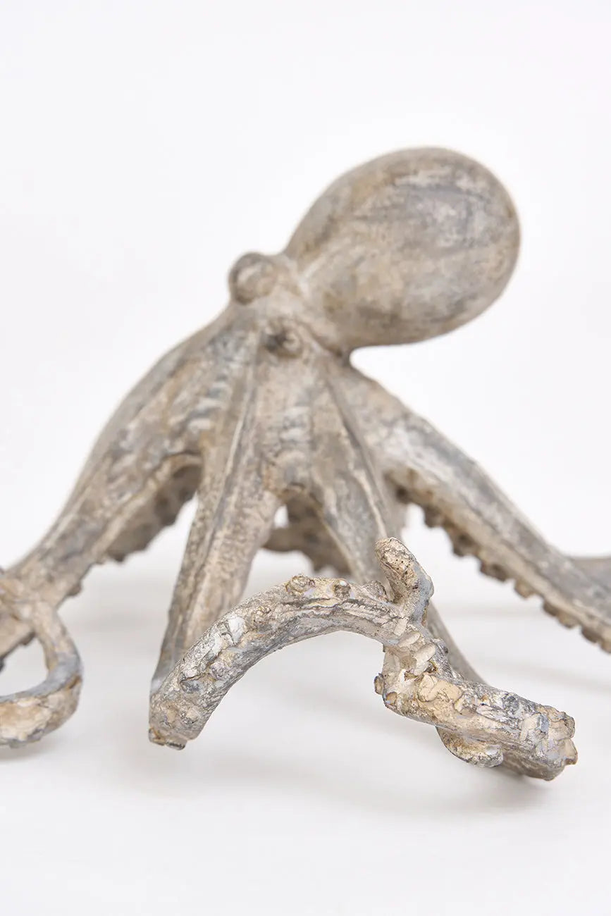 Pulpo de resina con acabado realista