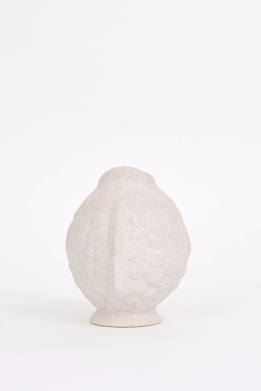 Vasija con forma de pez en porcelana