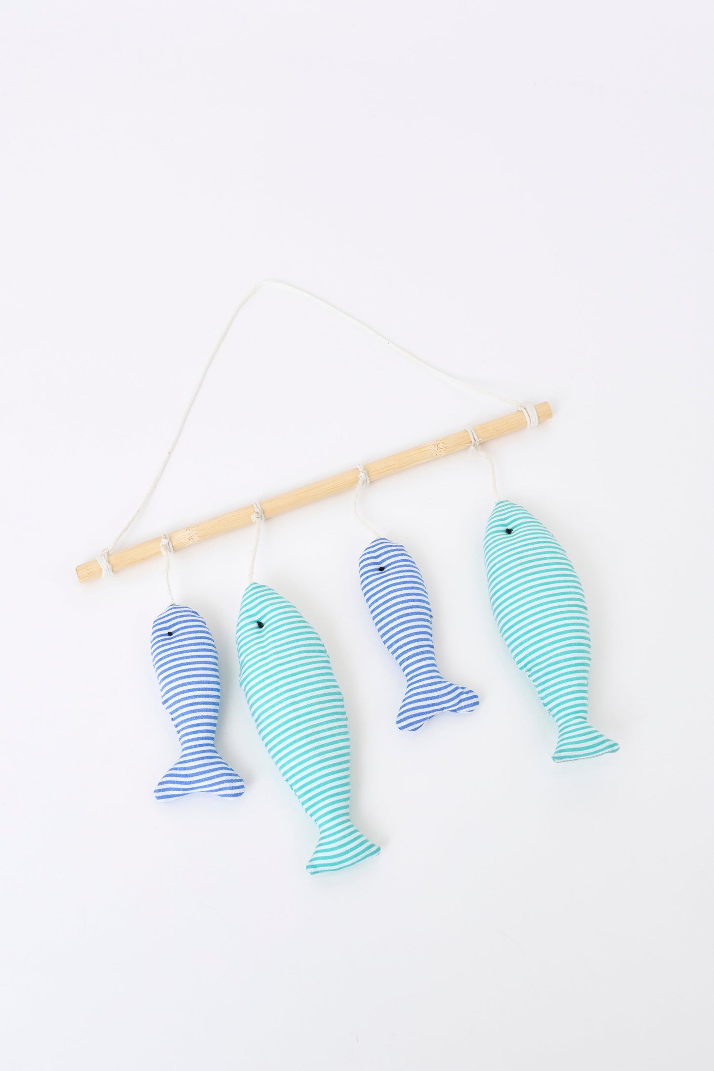 Móvil de peces de algodón