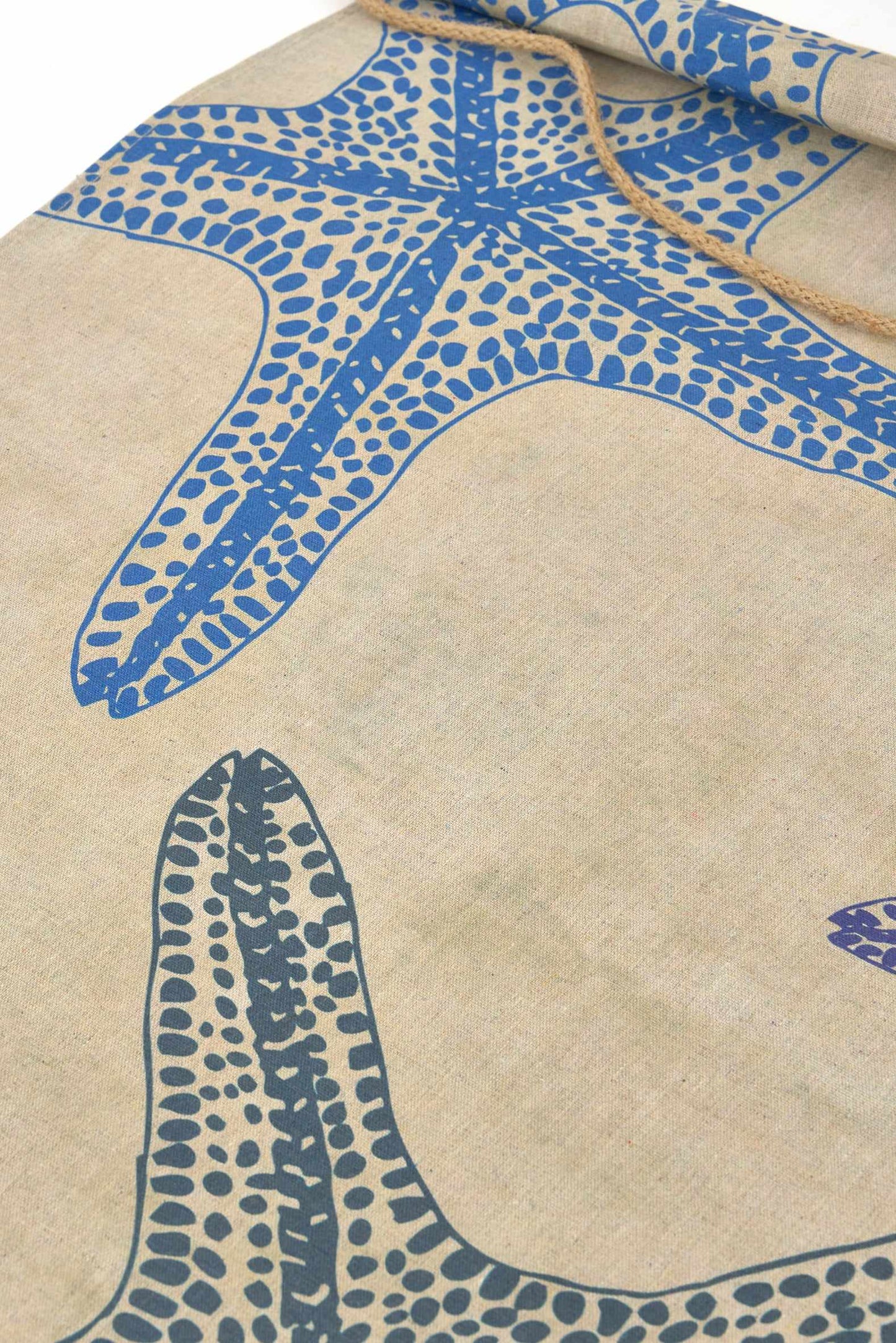 Decorative wall tapestry with starfish