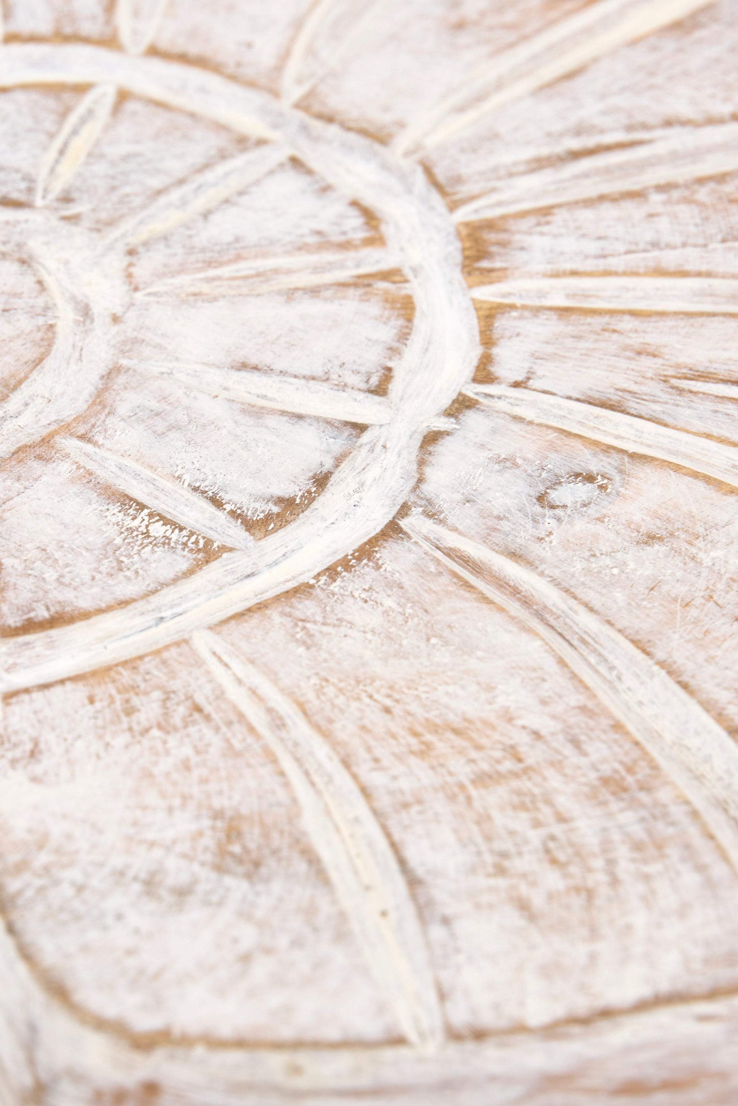 Taburete Nautilus de madera tallada