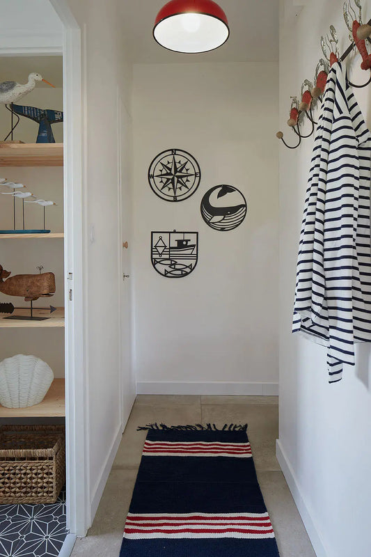 Crab coat rack made of wood and metal