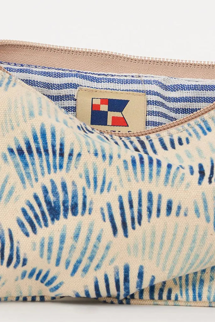 Bolso de mano pequeño con dibujos conchas azules