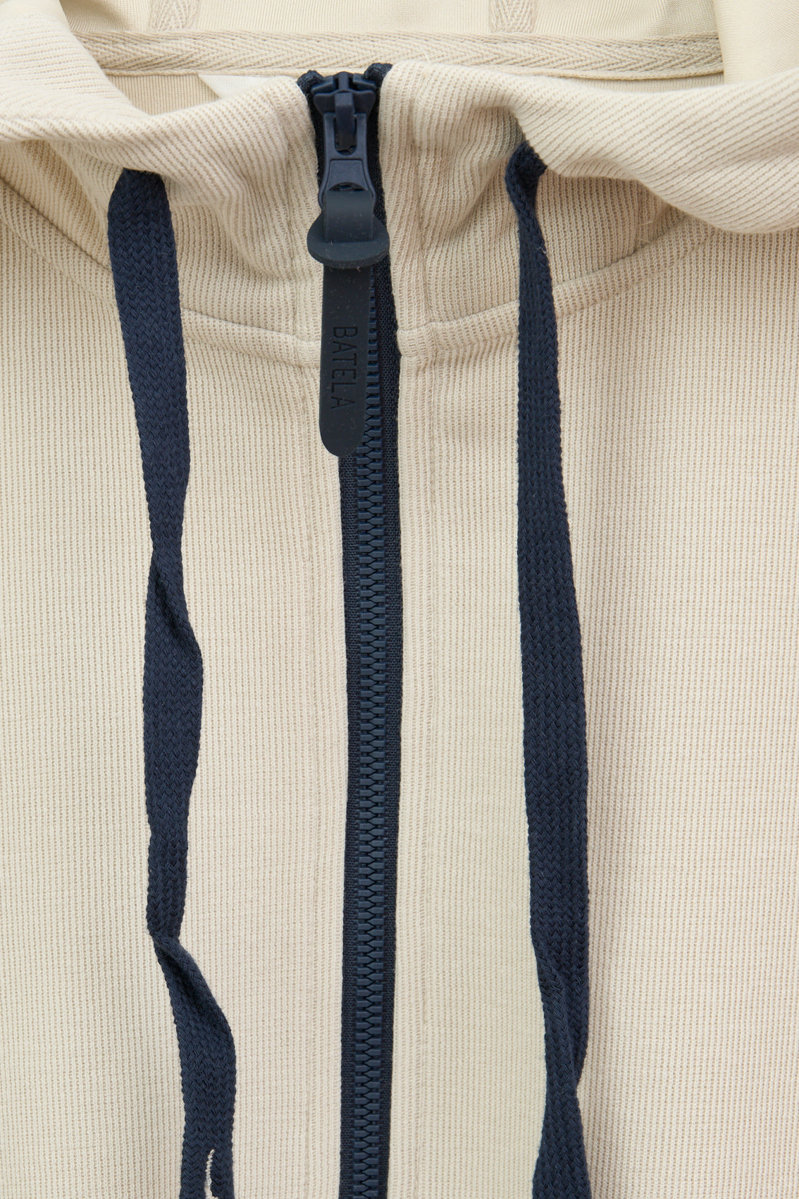 Sweatshirt ouvert en interlock avec capuche
