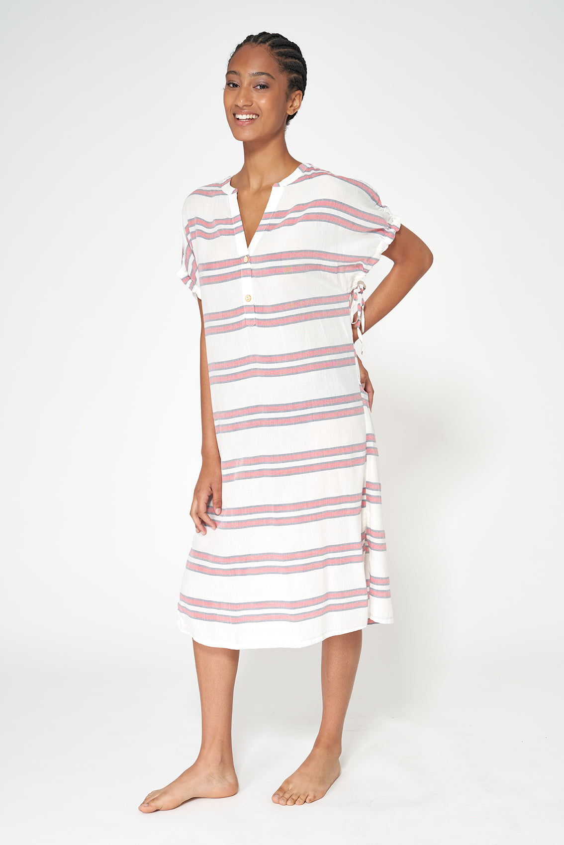 Robe midi avec décolleté en V et boutons