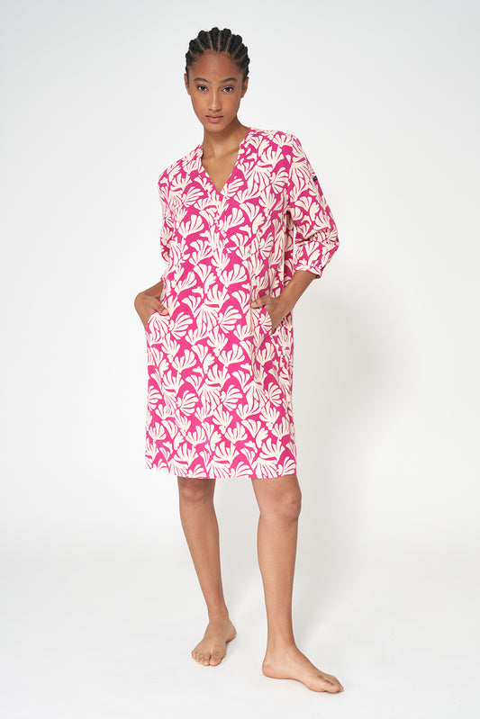 Vestido corto de lino con manga tres cuartos