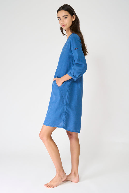 Vestido corto de lino con manga tres cuartos