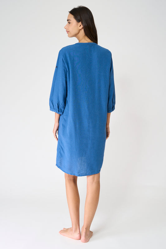 Vestido corto de lino con manga tres cuartos