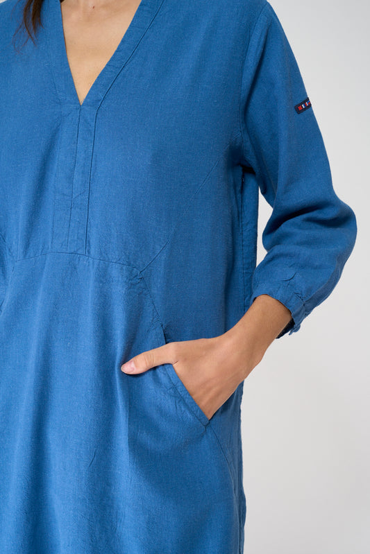 Vestido corto de lino con manga tres cuartos