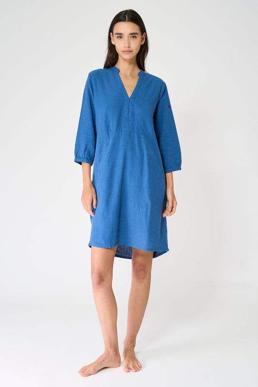 Vestido corto de lino con manga tres cuartos