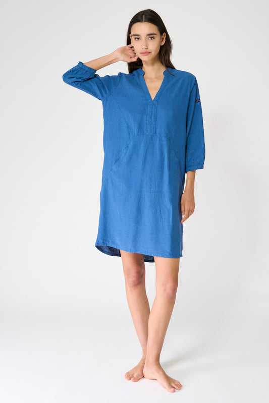 Vestido corto de lino con manga tres cuartos