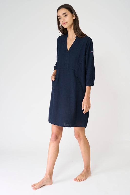 Vestido corto de lino con manga tres cuartos