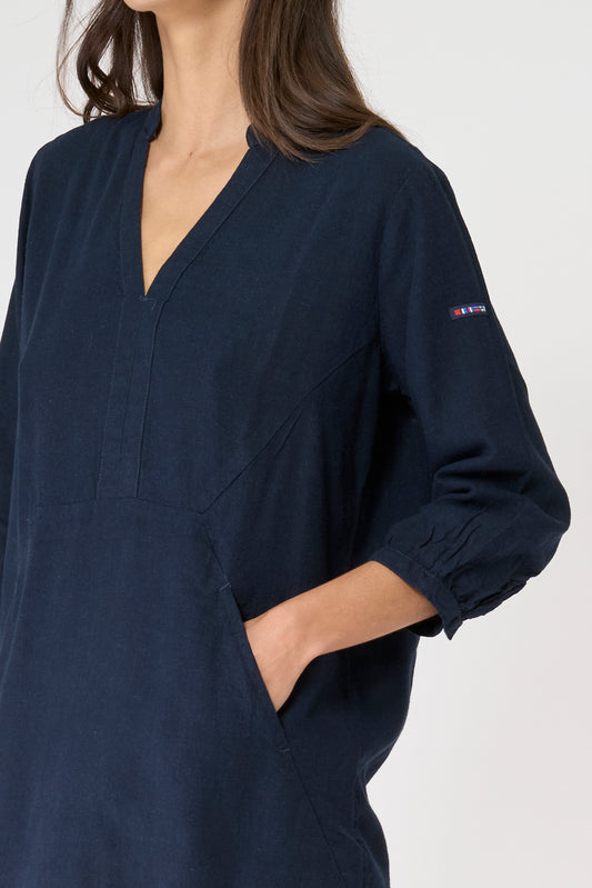 Vestido corto de lino con manga tres cuartos