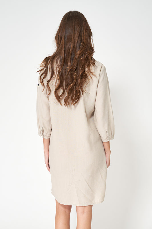 Vestido corto de lino con manga tres cuartos