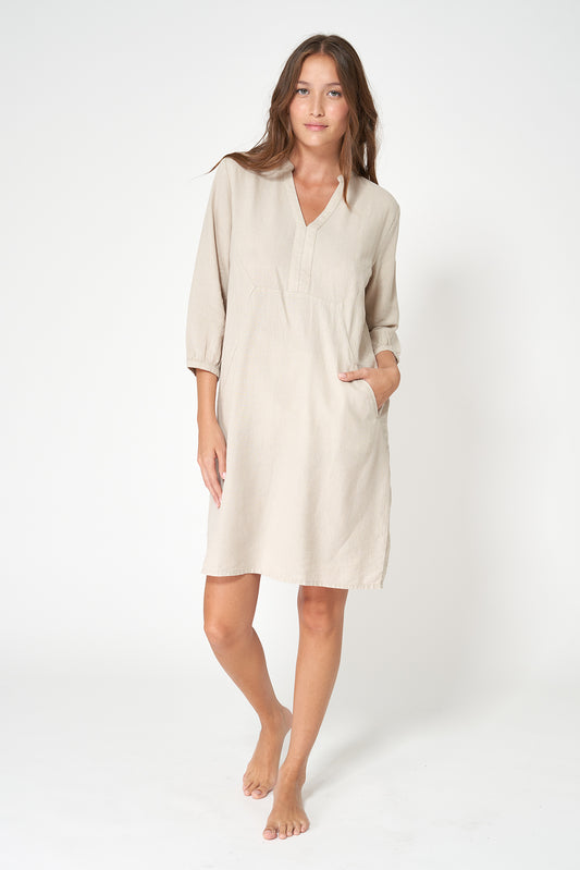 Vestido corto de lino con manga tres cuartos