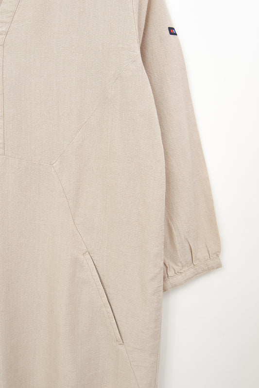 Vestido corto de lino con manga tres cuartos