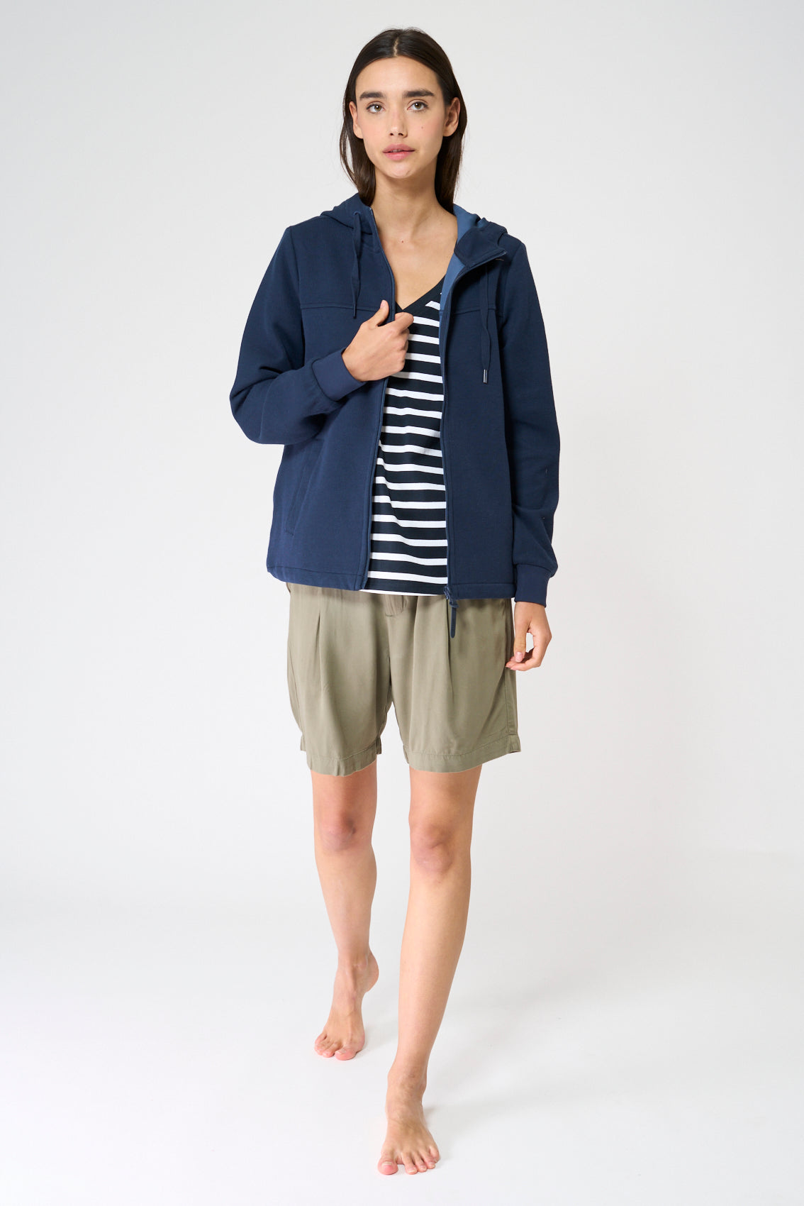 Hooded zip-up sweatshirt