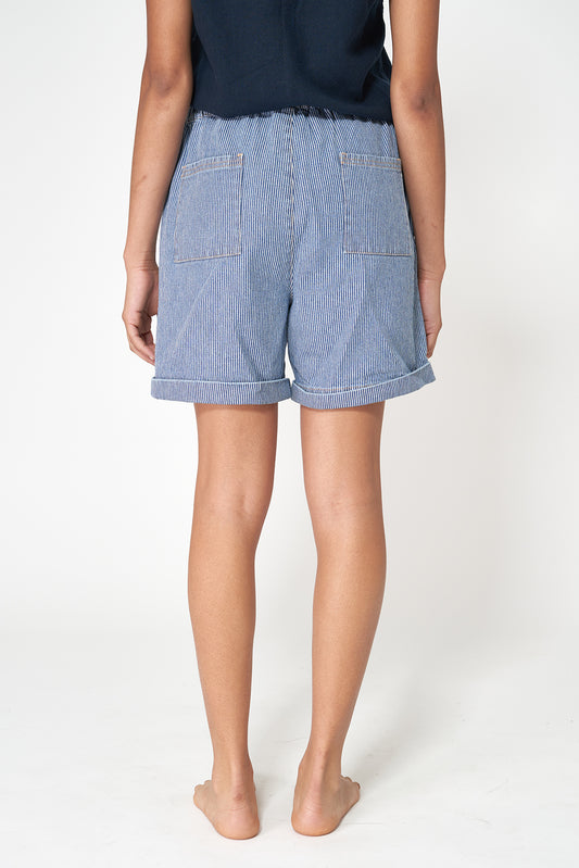 Pantalón corto denim con rayas