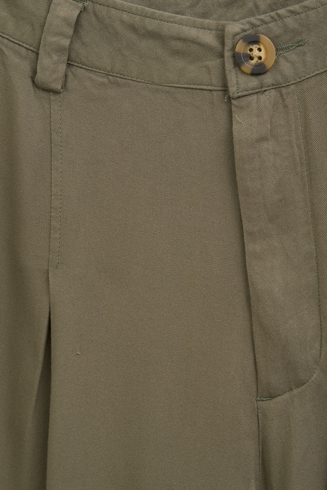 Ecovero viscose twill Bermuda shorts
