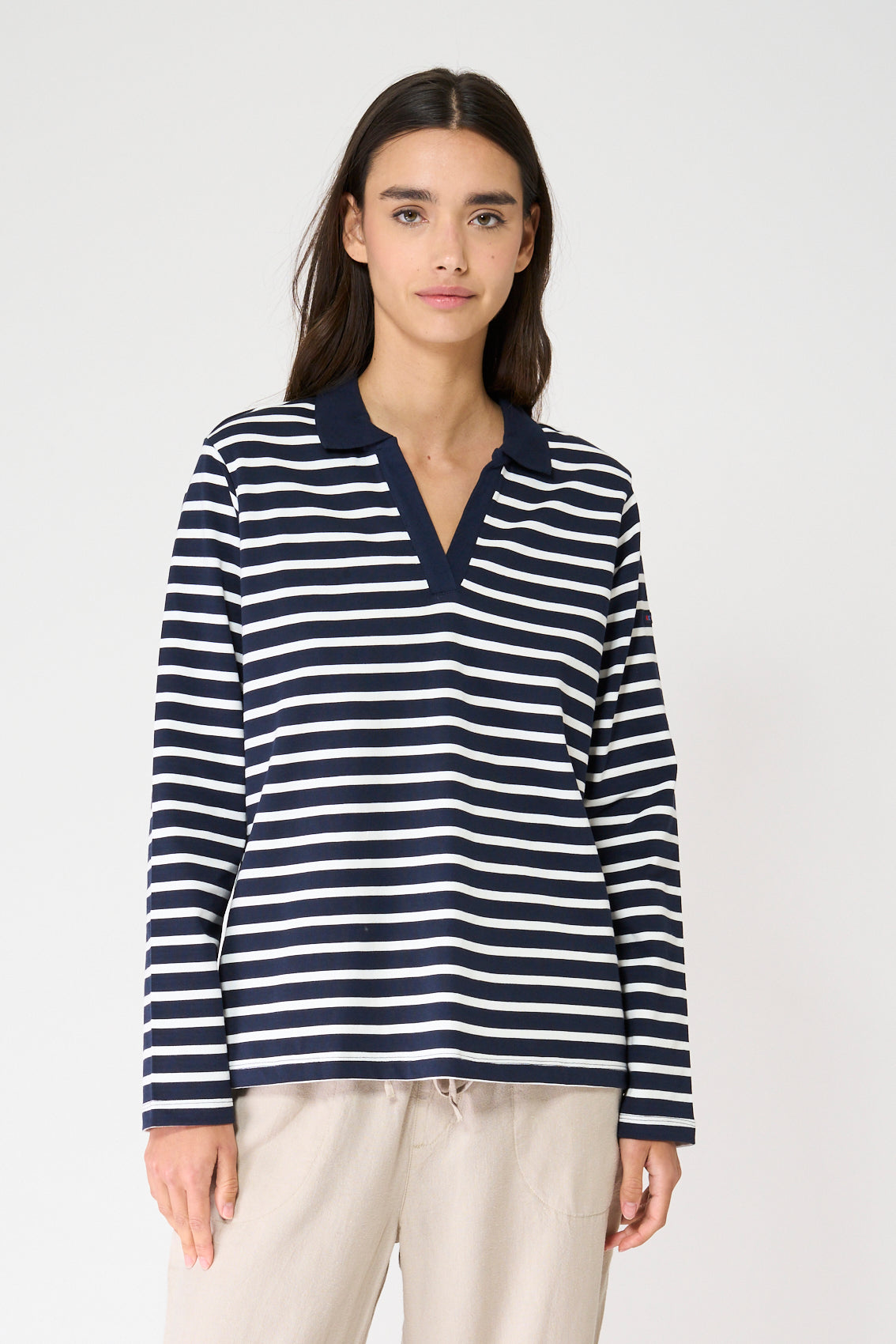 T-shirt en coton premium rayé avec col chemise