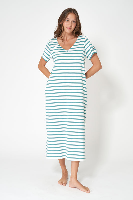 Vestido camiseta largo a rayas con escote en V