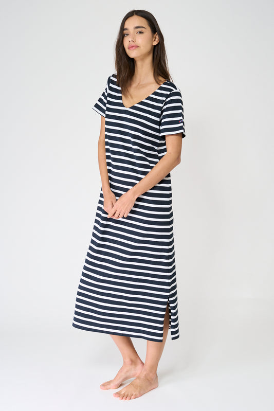 Vestido camiseta largo a rayas con escote en V