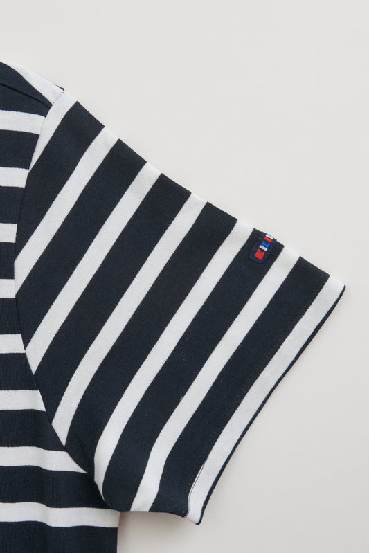 Vestido camiseta largo a rayas con escote en V