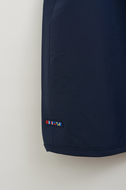 Falda estilo deportivo elástica con abertura frontal