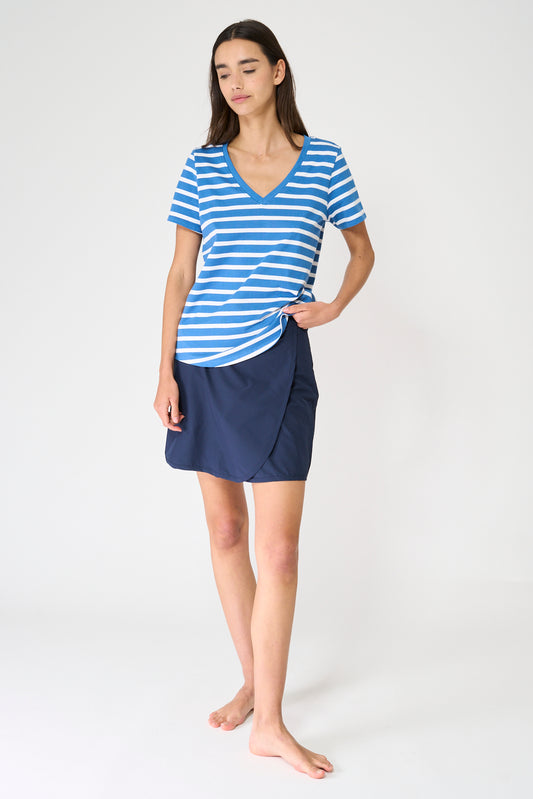 Falda estilo deportivo elástica con abertura frontal