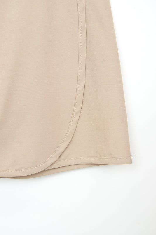 Falda estilo deportivo elástica con abertura frontal