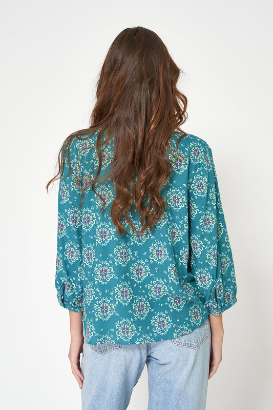 Blusa en viscosa Ecovero estampada manga larga