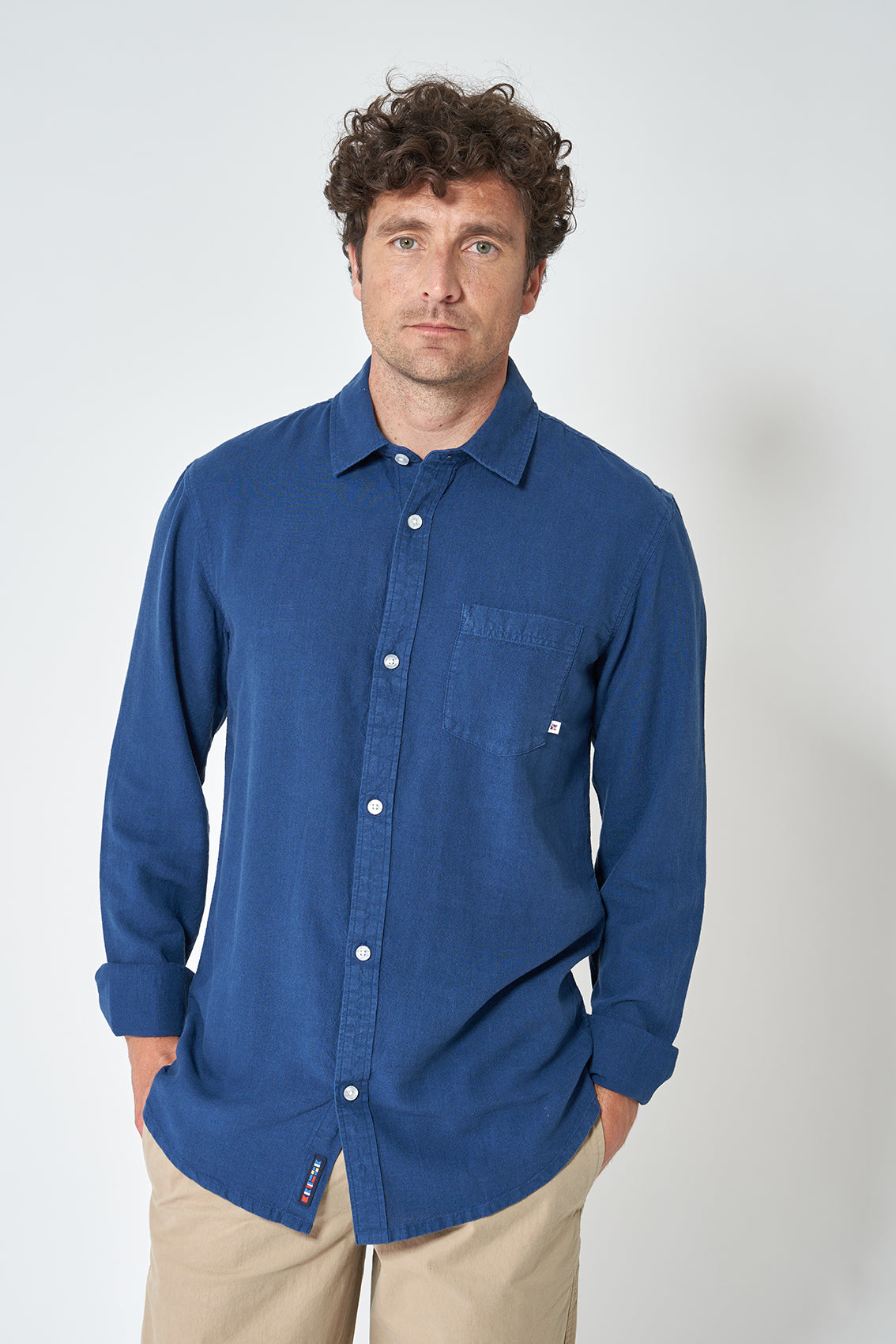 Long-sleeved linen shirt