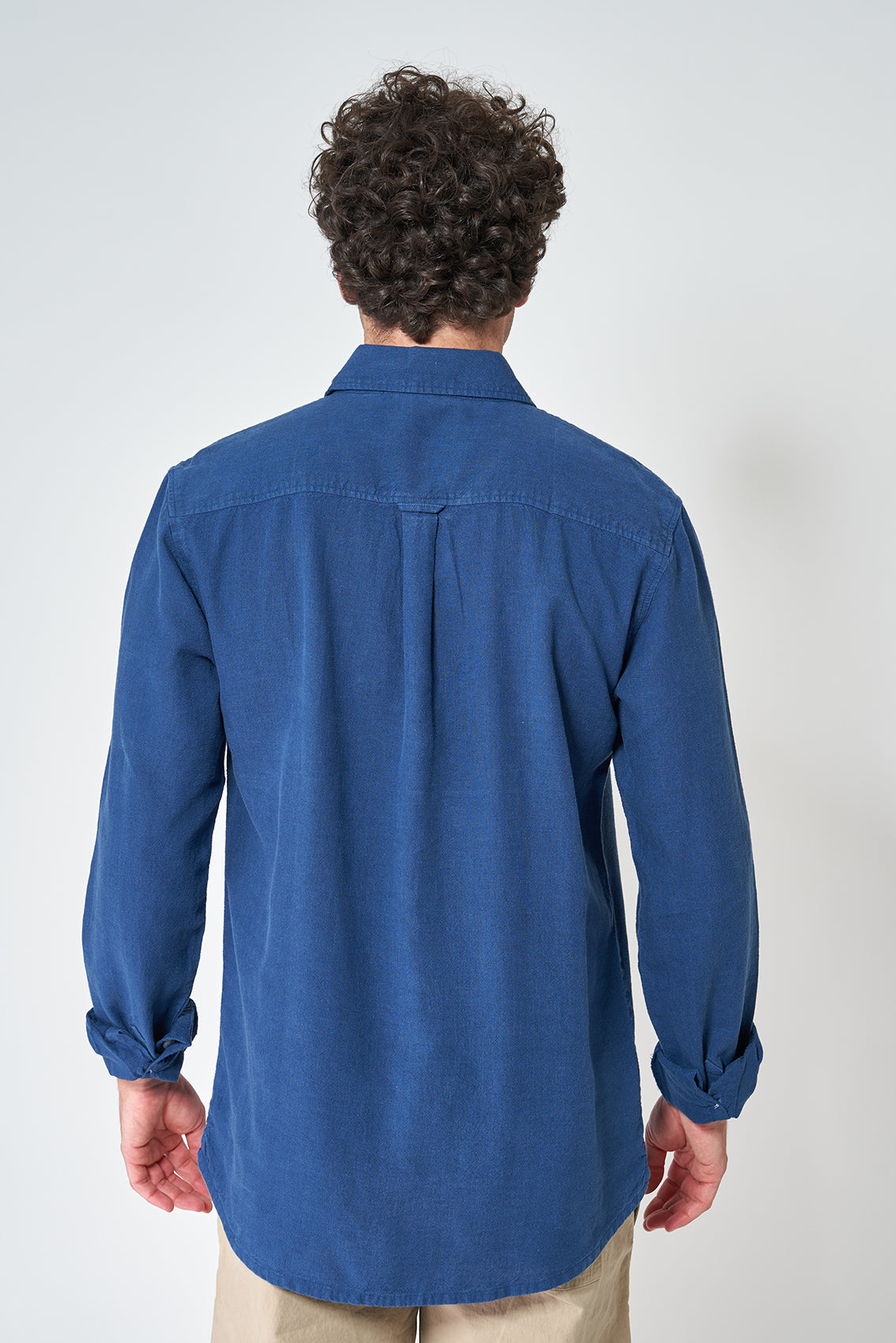 Long-sleeved linen shirt
