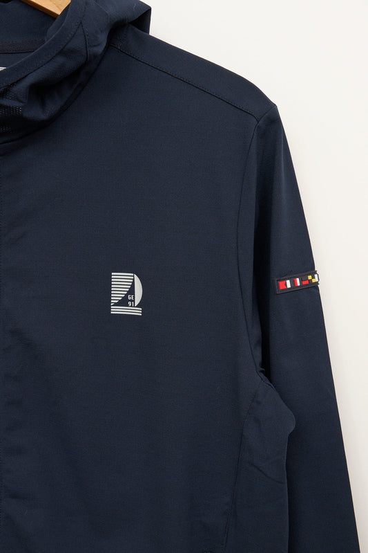 Chaqueta técnica estilo náutico con filtro solar UVB50