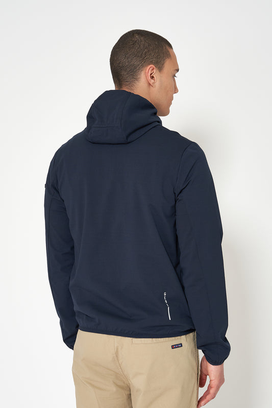 Chaqueta técnica estilo náutico con filtro solar UVB50