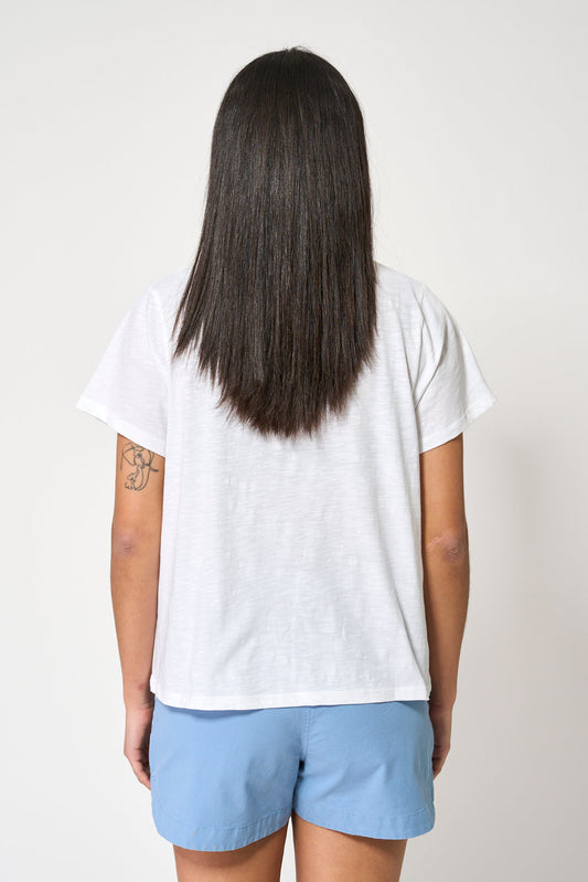 Camiseta flamé manga corta y escote pico