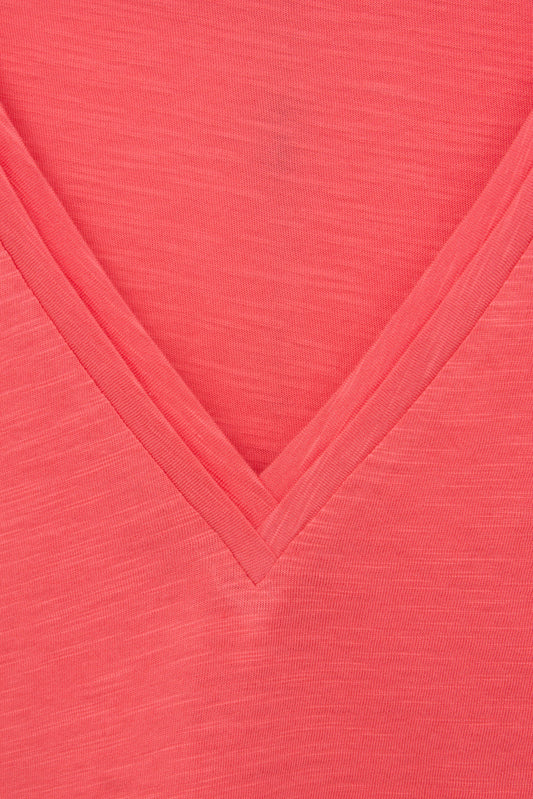 Camiseta flamé manga corta y escote pico