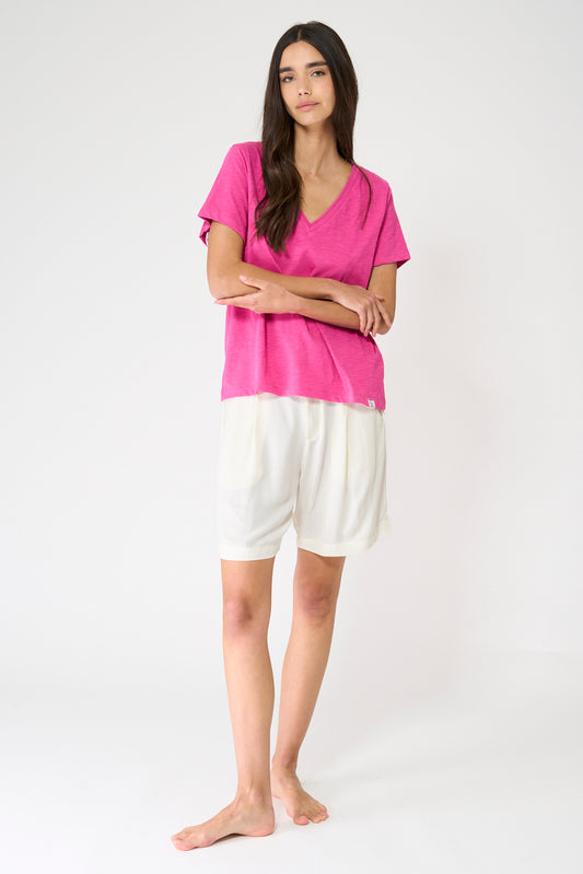 Camiseta flamé manga corta y escote pico