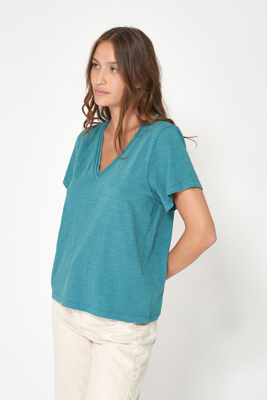 Camiseta flamé manga corta y escote pico