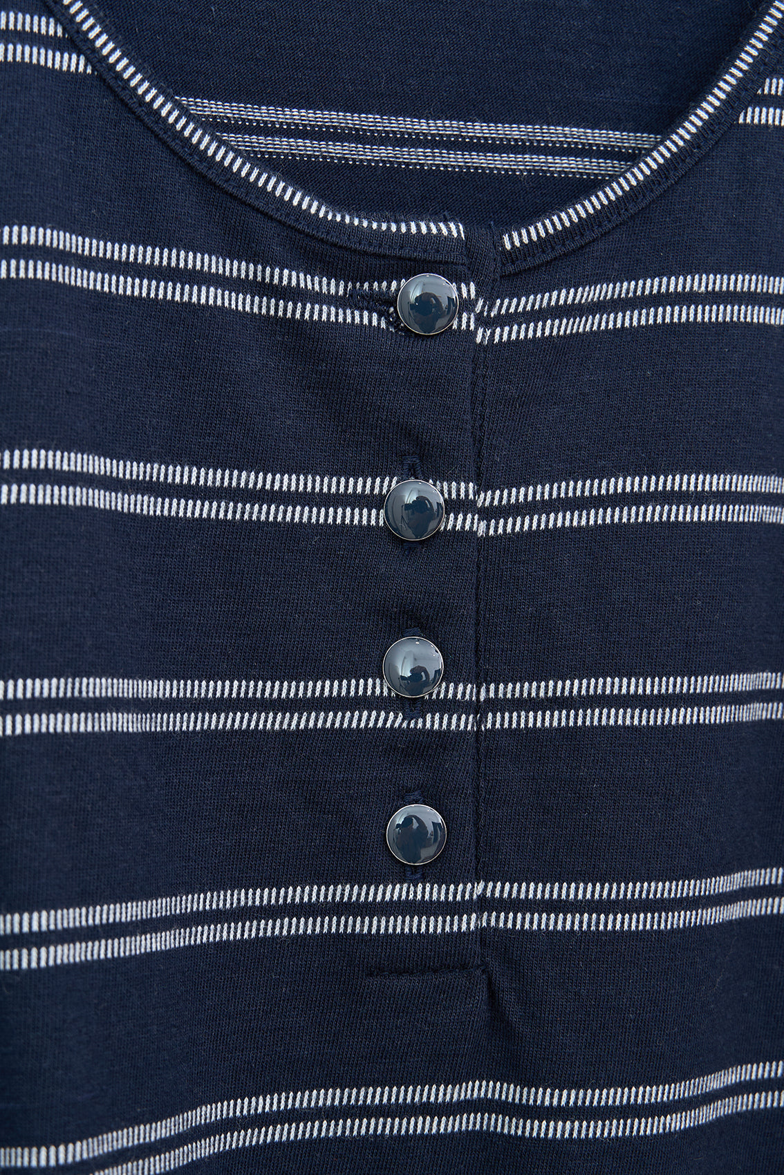 Sleeveless T-shirt with 3D stripe buttoning on the chest