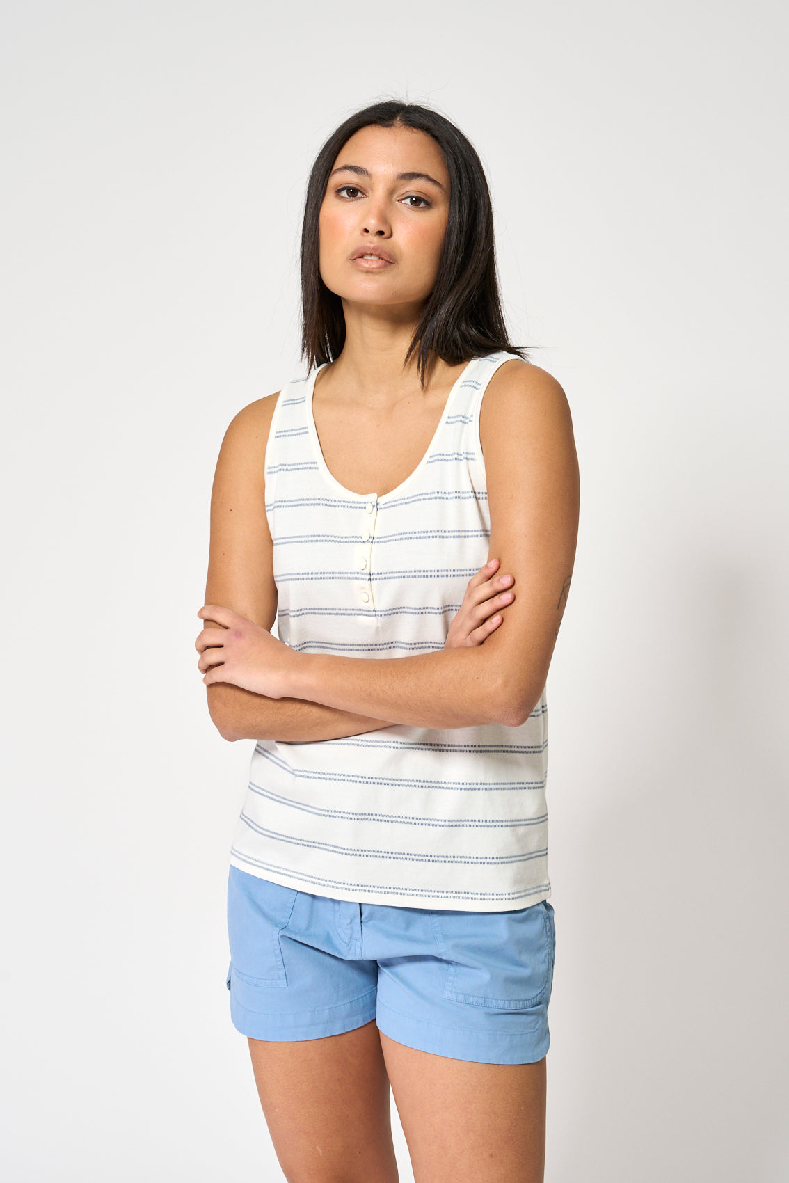 Sleeveless T-shirt with 3D stripe buttoning on the chest